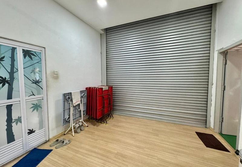 Senai / Taman Seri Senai / Jalan Sawi / 1.5 Storey Terrace Factory / Renovated to office