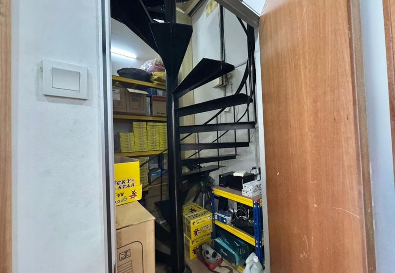 Senai / Taman Seri Senai / Jalan Sawi / 1.5 Storey Terrace Factory / Renovated to office