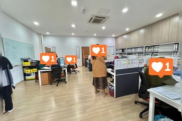 Senai / Taman Seri Senai / Jalan Sawi / 1.5 Storey Terrace Factory / Renovated to office