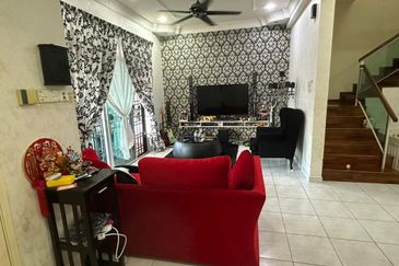 Johor Bahru/ Taman Daya / Jalan Nibong / Double Storey House G&G / Full Extend