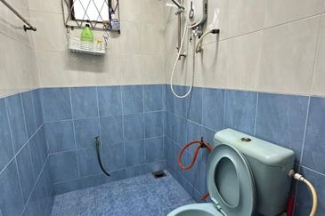 Kulai / Saleng / Taman muhibah / Jalan Jambu Mawah / Double Storey Low Cost / Fully Renovation