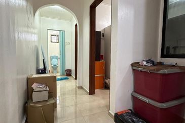 Kulai / Saleng / Taman muhibah / Jalan Jambu Mawah / Double Storey Low Cost / Fully Renovation
