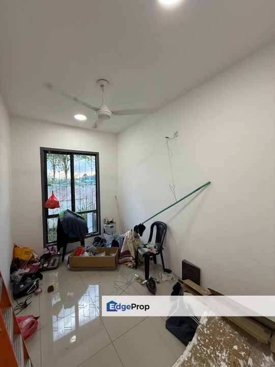 Senai / Taman Hijauan / Jalan Hijauan 5 / Senai Park / Single Semi-D House ⁠Gated & Guarded , Johor, Senai