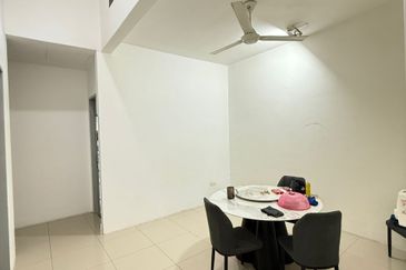 Senai / Taman Hijauan / Jalan Hijauan 5 / Senai Park / Single Semi-D House ⁠Gated & Guarded 