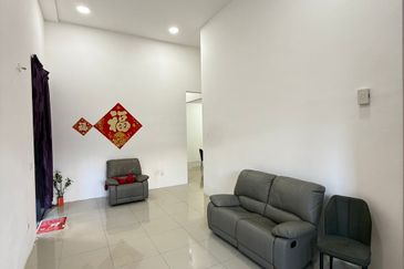 Senai / Taman Hijauan / Jalan Hijauan 5 / Senai Park / Single Semi-D House ⁠Gated & Guarded 