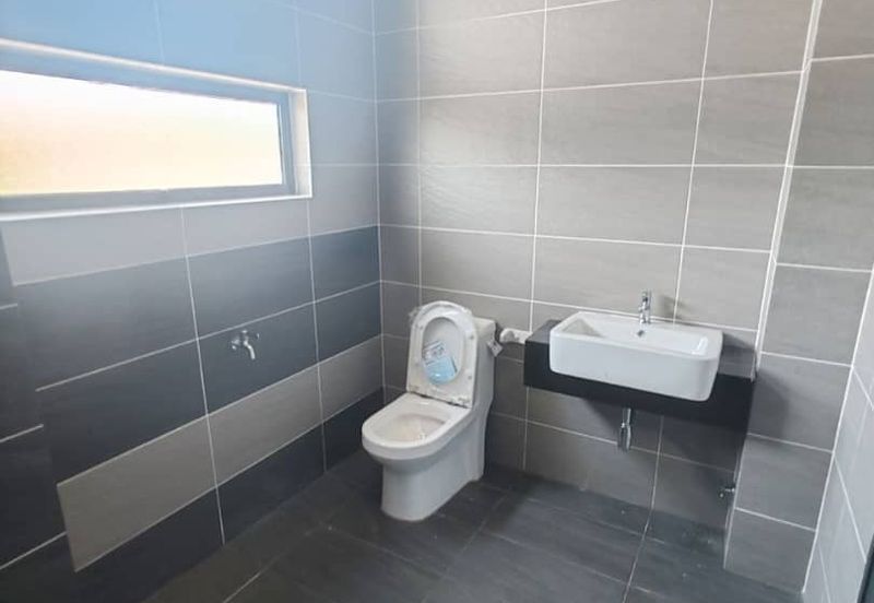 Kulai / Taman Lagenda Putra / Jalan Lagenda / Double Storey Cluster Corner 