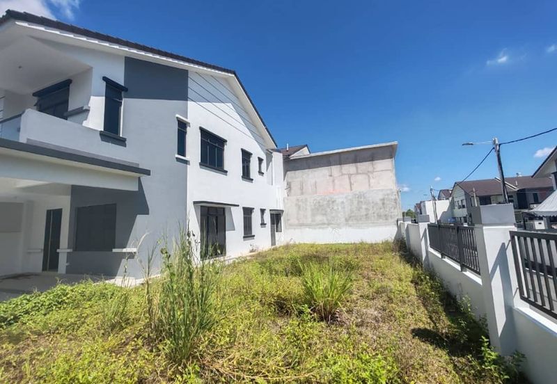 Kulai / Taman Lagenda Putra / Jalan Lagenda / Double Storey Cluster Corner 