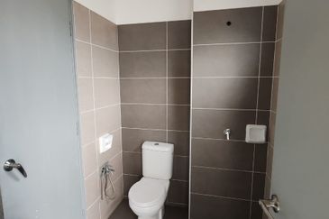 Kulai / Bandar Indahpura Crystal 2 /Jalan Cempaka 36/27