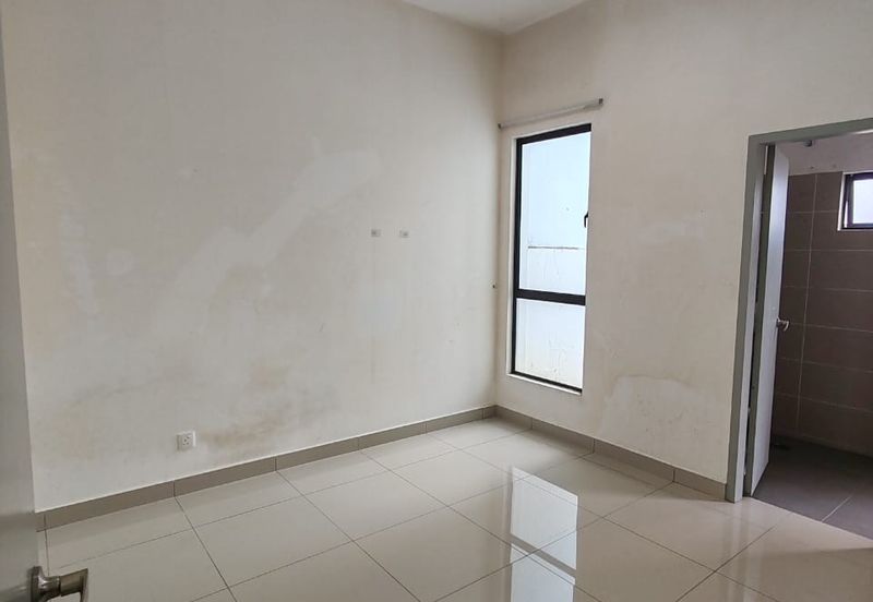 Kulai / Bandar Indahpura Crystal 2 /Jalan Cempaka 36/27