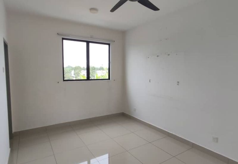 Kulai / Bandar Indahpura Crystal 2 /Jalan Cempaka 36/27