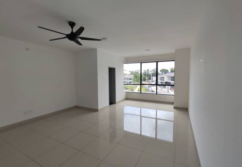 Kulai / Bandar Indahpura Crystal 2 /Jalan Cempaka 36/27