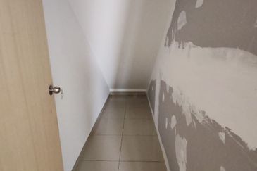 Kulai / Bandar Indahpura Crystal 2 /Jalan Cempaka 36/27