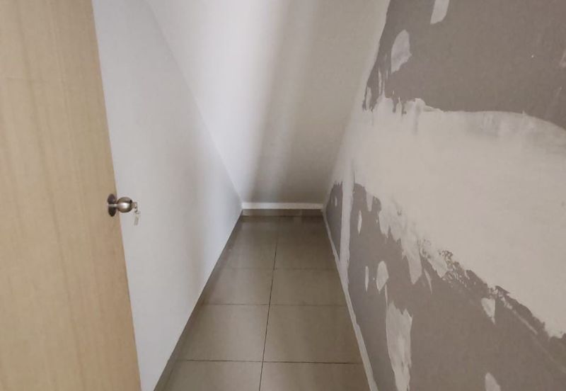 Kulai / Bandar Indahpura Crystal 2 /Jalan Cempaka 36/27