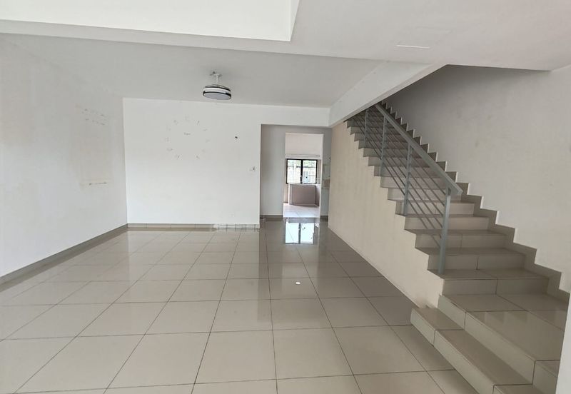 Kulai / Bandar Indahpura Crystal 2 /Jalan Cempaka 36/27