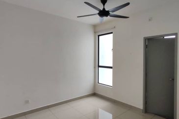 Kulai / Bandar Indahpura Crystal 2 /Jalan Cempaka 36/27