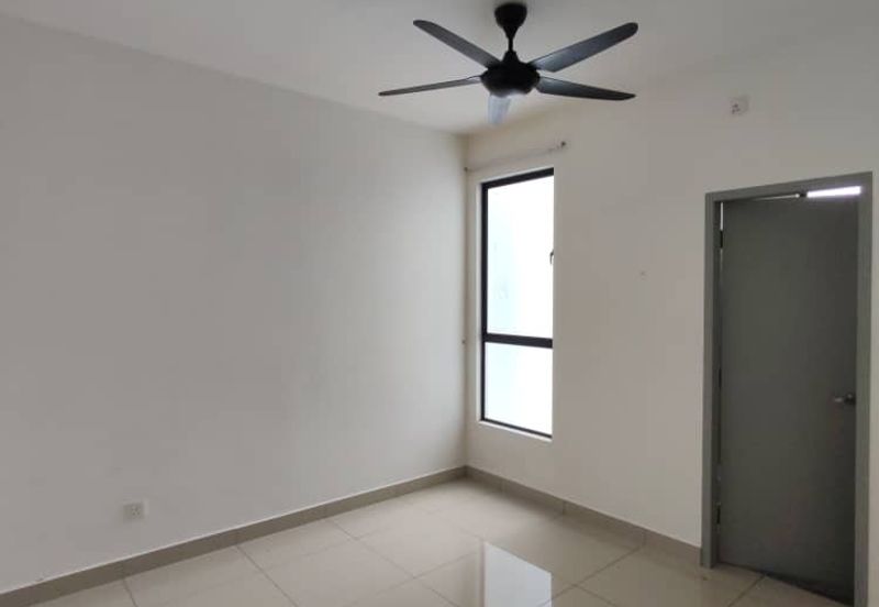 Kulai / Bandar Indahpura Crystal 2 /Jalan Cempaka 36/27