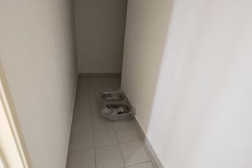 Kulai / Taman Puncak Kehijauan / Jalan Puncak Kehijauan 4 / Double Storey Terrace House / Gated & Guard / Original Brand New 