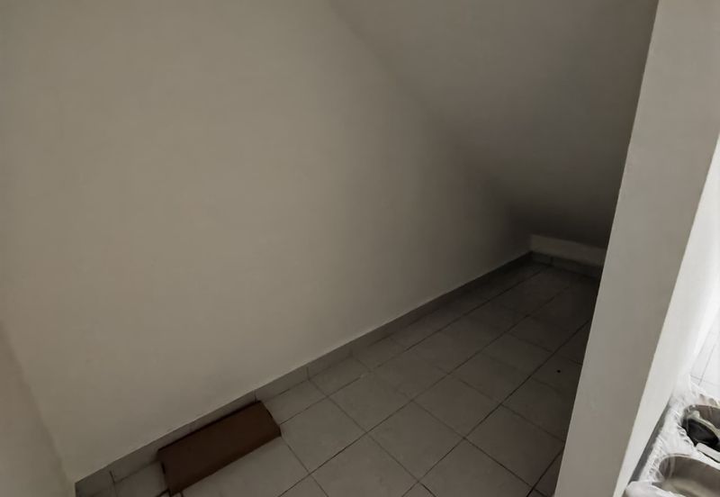 Kulai / Taman Puncak Kehijauan / Jalan Puncak Kehijauan 4 / Double Storey Terrace House / Gated & Guard / Original Brand New 