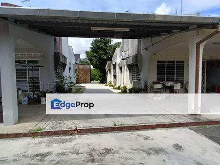 Kulai / Jalan Sekolah Cina / Single Storey bungalow 2 Unit / 靠近古来华小,两间地大10,000 sqft，环境舒适 适合大家庭居住，也适合做孤儿院，老人院等, Johor, Kulai