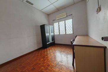 Kulai / Taman Kota Kulai / Jalan Saga / Double Storey Terrace House Original Unit 大古来城双层排楼出售