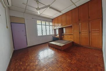 Kulai / Taman Kota Kulai / Jalan Saga / Double Storey Terrace House Original Unit 大古来城双层排楼出售