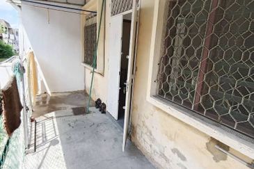 Kulai / Taman Kota Kulai / Jalan Saga / Double Storey Terrace House Original Unit 大古来城双层排楼出售