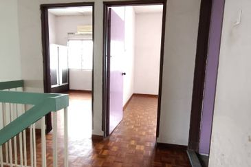 Kulai / Taman Kota Kulai / Jalan Saga / Double Storey Terrace House Original Unit 大古来城双层排楼出售
