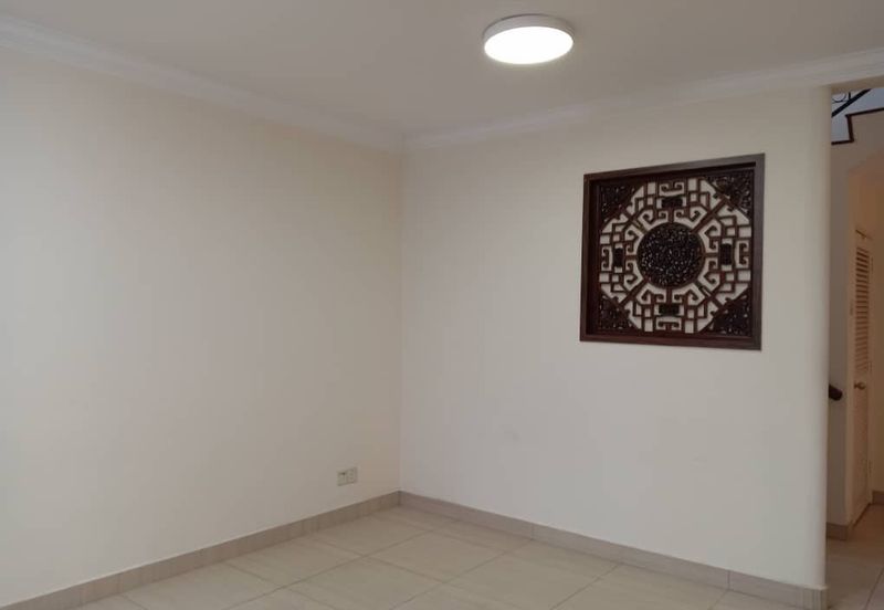 Taman Impian Emas / Jalan Impian Emas / Double Storey Terrace House / Unblock View Facing Garden