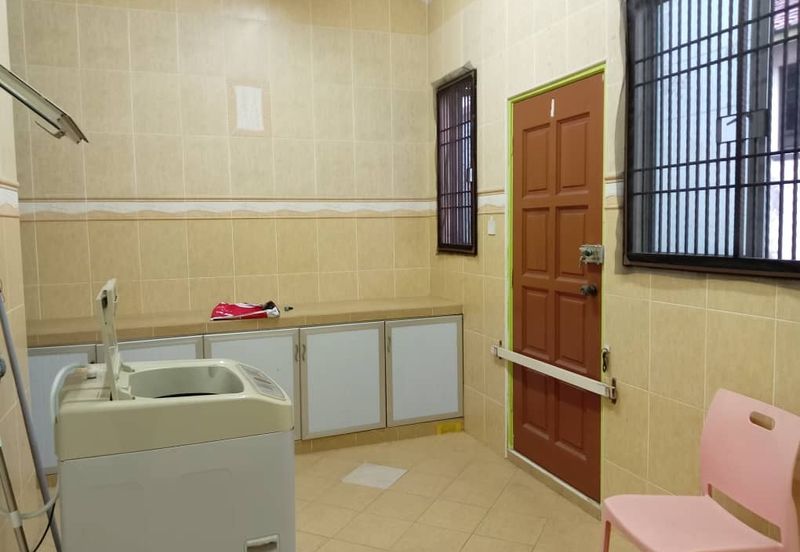 Taman Impian Emas / Jalan Impian Emas / Double Storey Terrace House / Unblock View Facing Garden