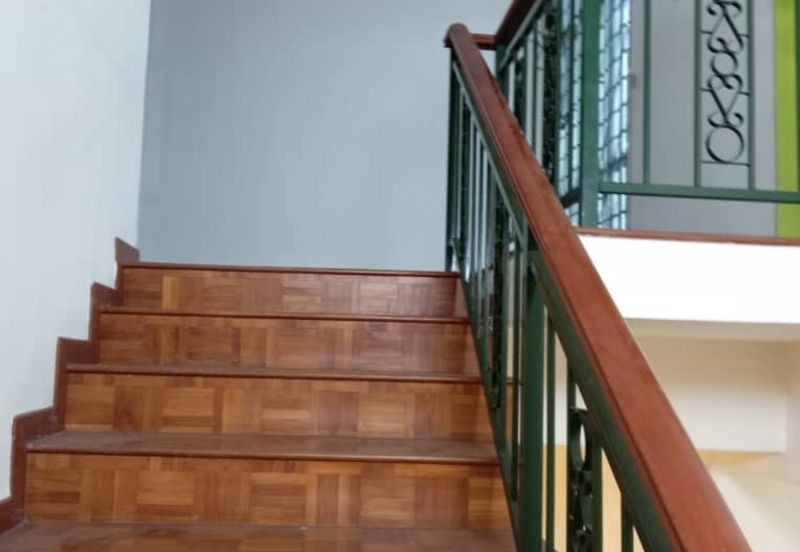 Taman Impian Emas / Jalan Impian Emas / Double Storey Terrace House / Unblock View Facing Garden