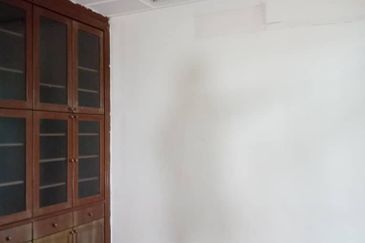 Taman Impian Emas / Jalan Impian Emas / Double Storey Terrace House / Unblock View Facing Garden