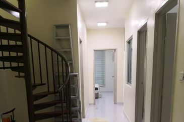 Kulai / Bandar Indahpura / Jalan Sena / 1.5 Storey Terrence House