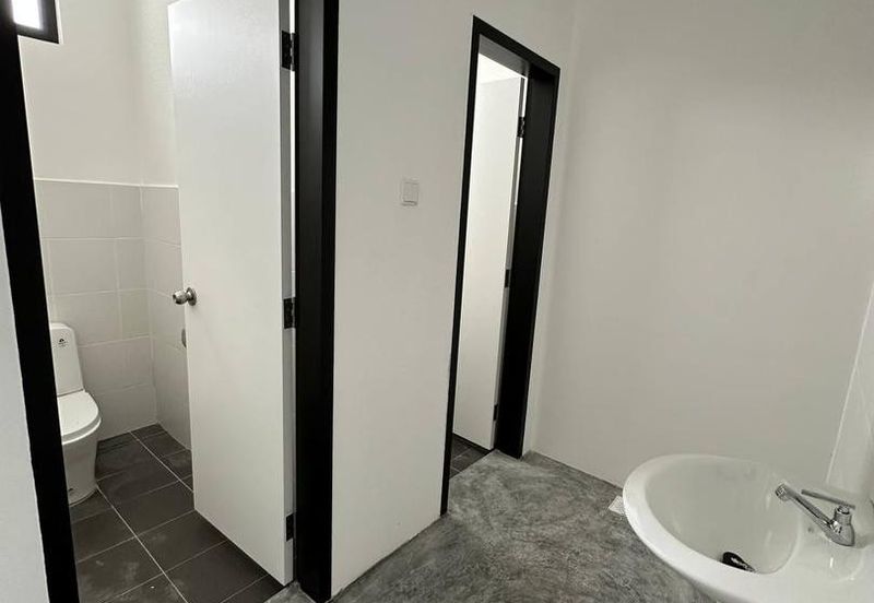 Iskandar Puteri / Taman, Persiaran Eko Botani / Eco boulevard 2 / 2 GF adjoining units