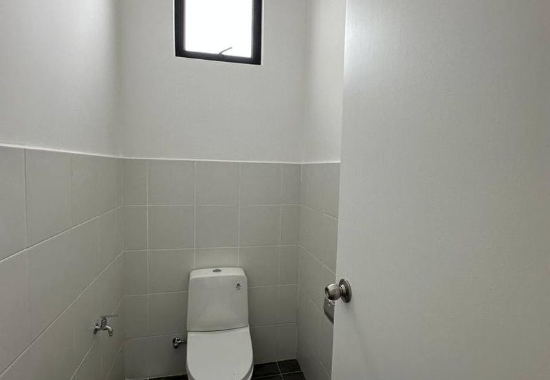 Iskandar Puteri / Taman, Persiaran Eko Botani / Eco boulevard 2 / 2 GF adjoining units