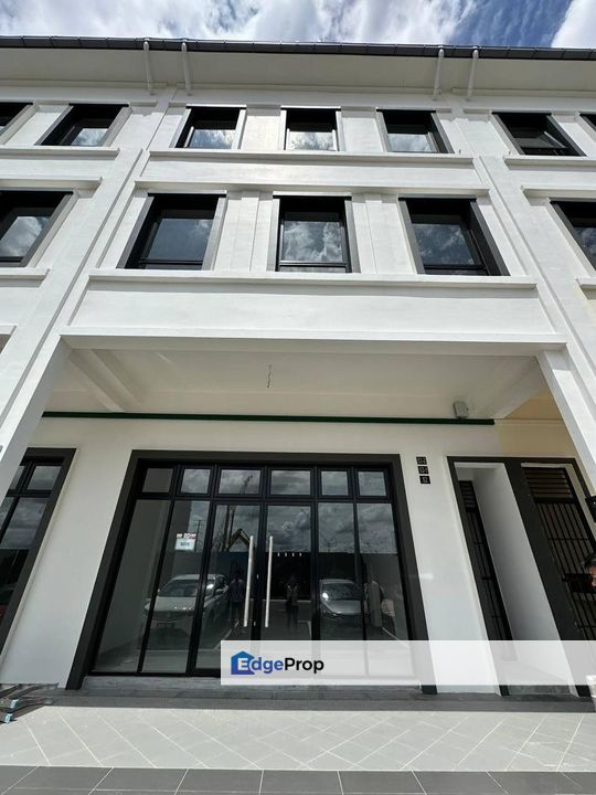 Iskandar Puteri / Taman, Persiaran Eko Botani / Eco boulevard 2 / 2 GF adjoining units, Johor, 