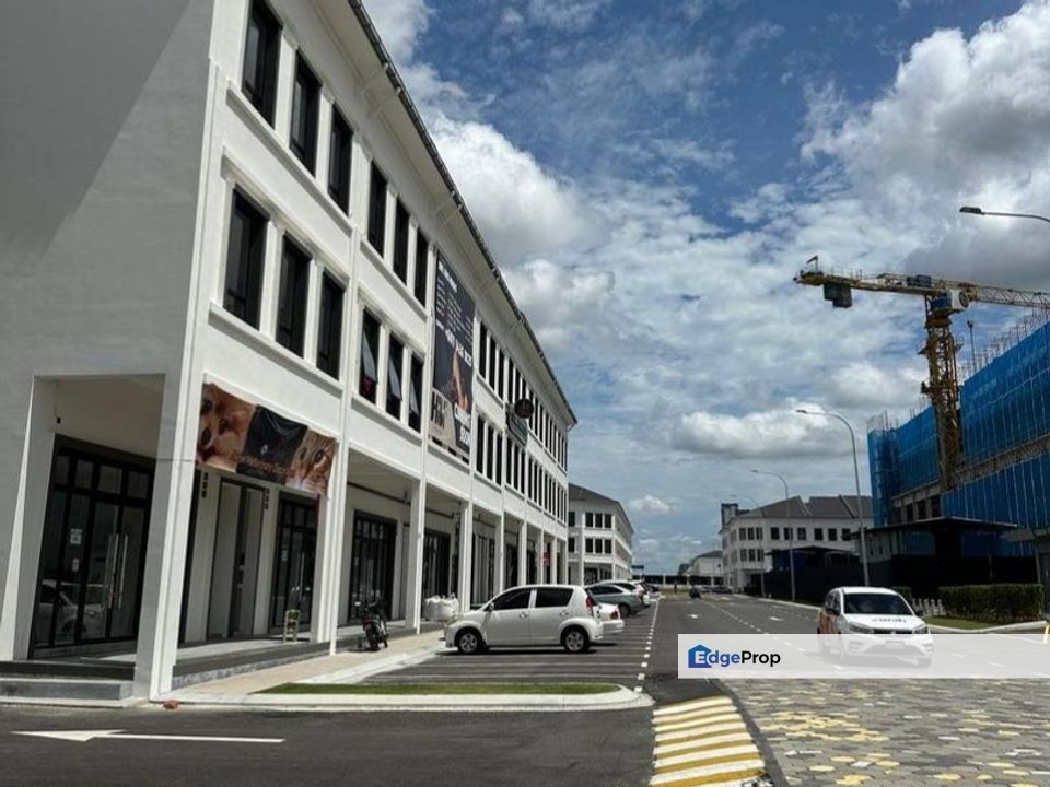 Iskandar Puteri / Taman, Persiaran Eko Botani / Eco boulevard 2 / 2 GF adjoining units, Johor, 