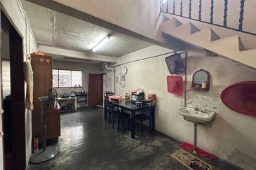 kulai / Kota Kulai / Jalan Nibong / Single Storey Terrace Corner Lot