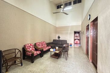 kulai / Kota Kulai / Jalan Nibong / Single Storey Terrace Corner Lot