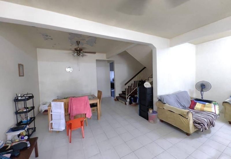 Kulai / Bandar Putra / Jalan Kasawari / Double Storey Terrace House 