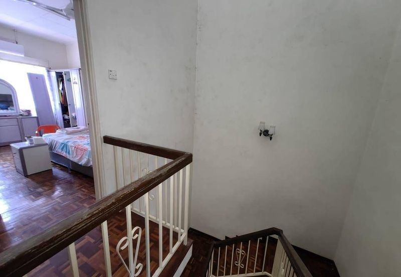 Kulai / Bandar Putra / Jalan Kasawari / Double Storey Terrace House 