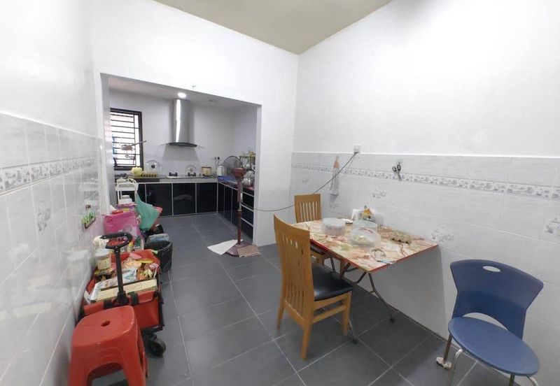 Kulai / Bandar Putra / Jalan Kasawari / Double Storey Terrace House 