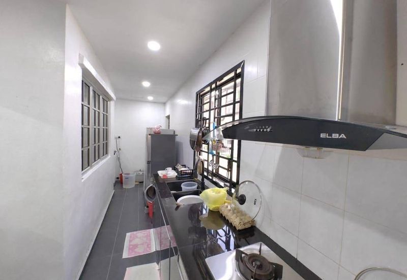 Kulai / Bandar Putra / Jalan Kasawari / Double Storey Terrace House 