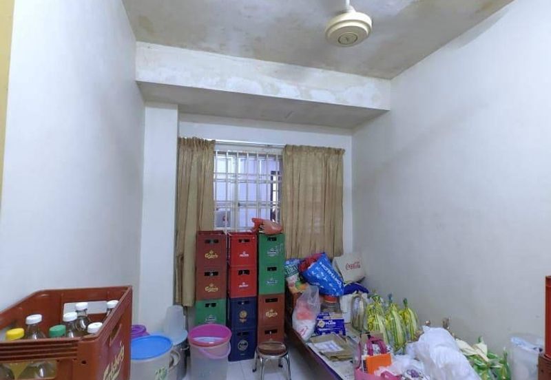 Kulai / Bandar Putra / Jalan Kasawari / Double Storey Terrace House 
