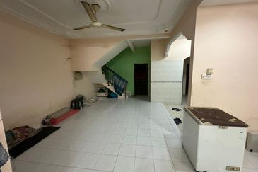 Bukit Indah / Jalan Indah 17 🏠Double Storey Terrace House