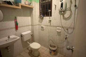 Bukit Indah / Jalan Indah 17 🏠Double Storey Terrace House