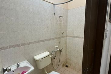 Bukit Indah / Jalan Indah 17 🏠Double Storey Terrace House