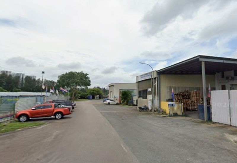 Johor Bahru/ Mount Austin / Jalan Mutiara 4/xx - 1.5 Storey Terrace Factory 