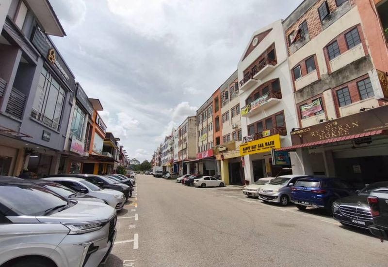 Kulai / Bandar Indahpura / Jalan Kenanga 29/9 - 4 Storey Shop Office