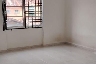 Skudai / Pulai Perdana / Double Storey Terrace House 