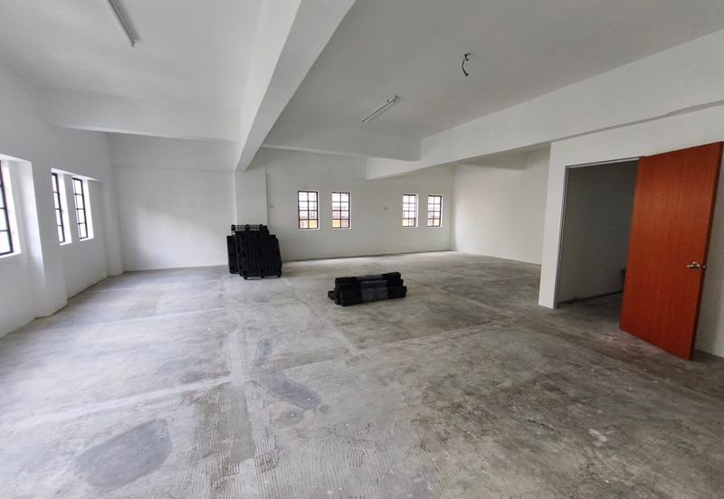 Kulai / Bandar Indahpura/ Jalan Kenanga 29/6 - 4 Storey Shop Office Endlot